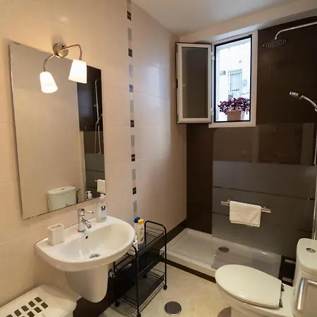 Apartment Larra Nervion Subway Tranvia