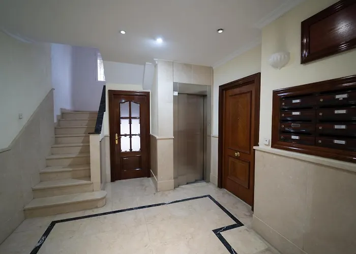 Larra Nervion Subway Tranvia * Siviglia